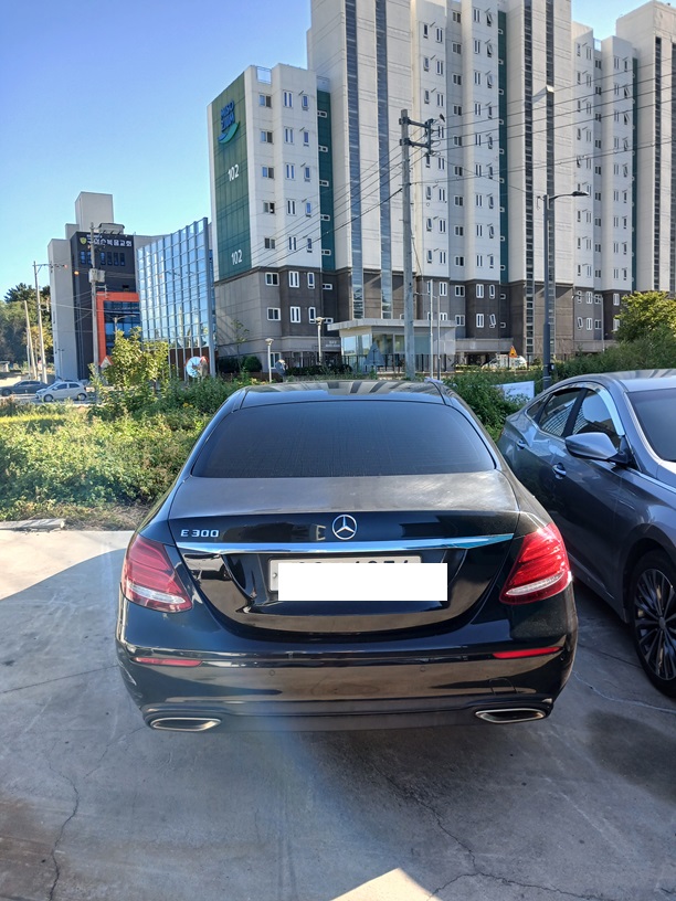 Mercedes-Benz E300 Automatic